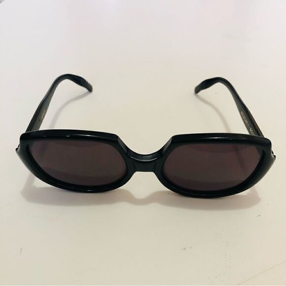 bertalina Accessories - regency boutique black retro sunglasses